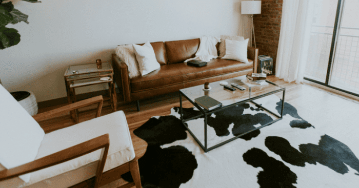 Tren furniture kayu alami untuk interior rumah