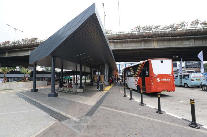 Informasi tarif dan rute transportasi umum di sekitar kawasan perumahan