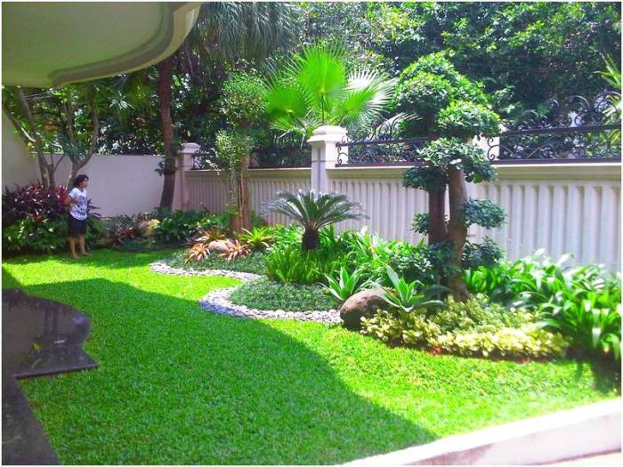 Contoh desain taman kecil untuk mempercantik rumah minimalis dalam kawasan perumahan