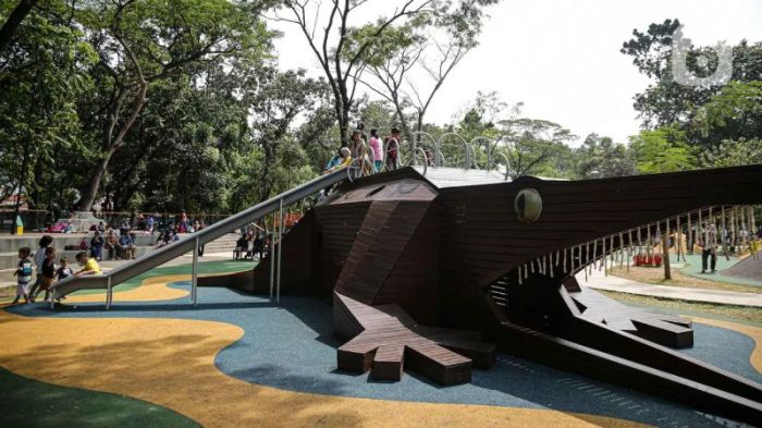 Taman di perumahan sebagai ruang rekreasi keluarga dan anak-anak