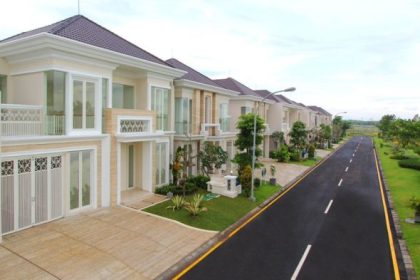 Perbandingan tipe rumah dan luas lahan di perumahan elit