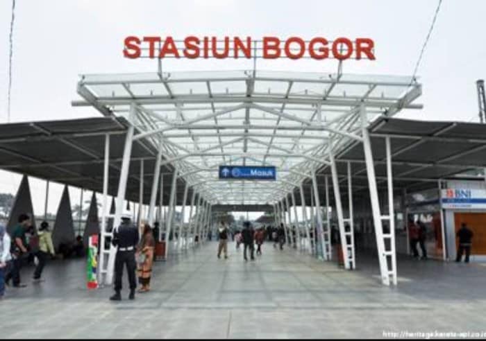 Perumahan dekat stasiun kereta