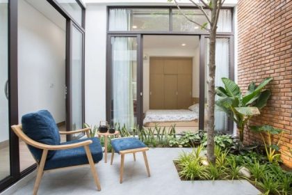 Perumahan minimalis dengan taman luas