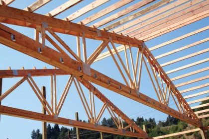 Renovasi atap baja ringan vs kayu, mana lebih awet?
