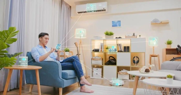 Perumahan modern dengan teknologi smart home dan sistem keamanan digital